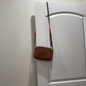 Like New- Universal Threads Brown Crossbody
